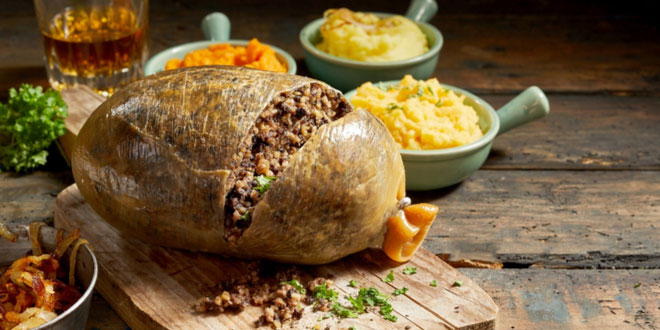 Cooked sliced open haggis, one of the most popular Scottish foods