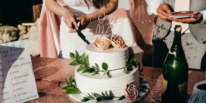 5 Things to Consider When Ordering a Wedding Cake