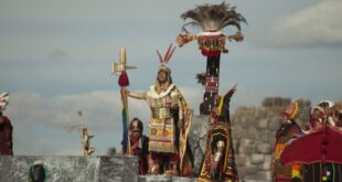 Festival del Inti Raymi en la fortaleza de Sacsayhuamán.