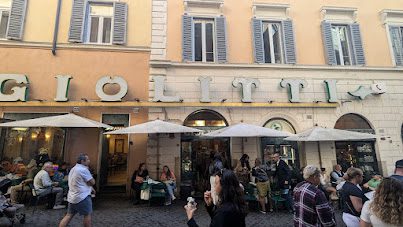 Rome Food Stops Along Our Favourite Walking Route — What to Eat Near Each Landmark 🍝